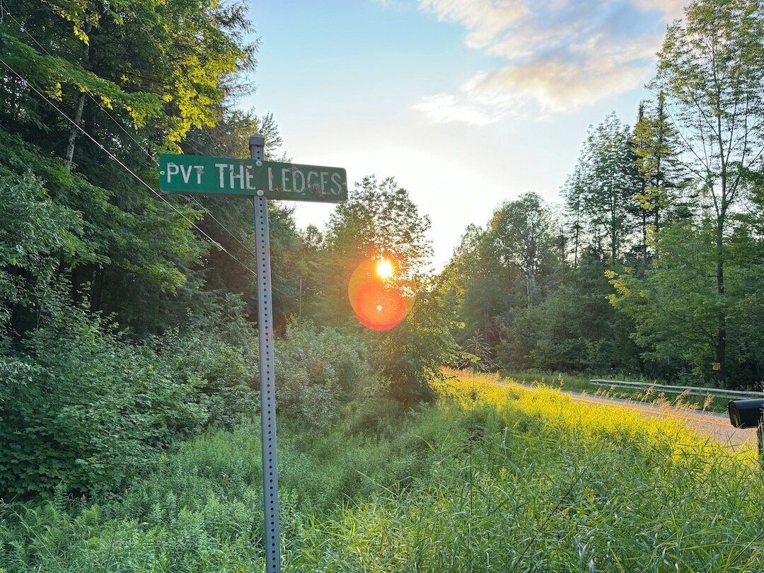 house at the ledges | 2 bedrooms, premium bedding, individually decorated