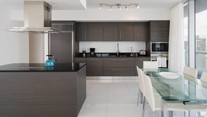 Private kitchen - ICON Brickell Residences by SV Rentals (Miami)