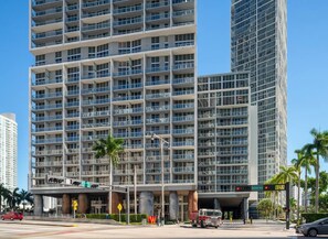 Exterior - ICON Brickell Residences by SV Rentals (Miami)