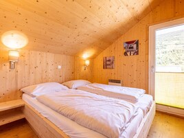 Chalet | 4 bedrooms, individually furnished, bed sheets
