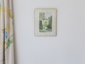 2 Schlafzimmer, individuell eingerichtet