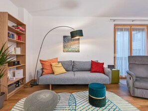 Living room - Comfortable Apartment in Gmunden Near Schloss Ort (Gmunden)
