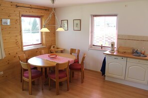 Apartment | Dining - Huge Apartment in Sankt Margarethen im Lungau near Ski Lift (Sankt Michael im Lungau)