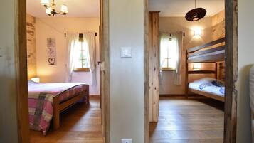 Rumah | 3 kamar tidur dan dilengkapi dengan perabotan berbeda-beda