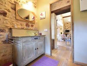 House | Bathroom - Tranquil Escape in Dordogne (Montferrand-du-Perigord)