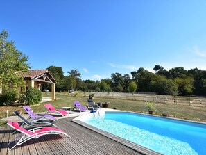 Pool - Tranquil Escape in Dordogne (Montferrand-du-Perigord)