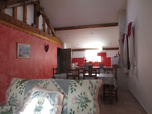 Chalet | Ruang keluarga | Perapian dan pemutar DVD