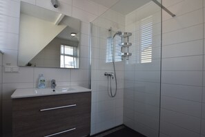 Apartment | Badezimmer