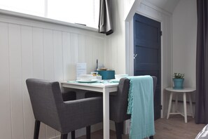 Apartment | Living room - Cozy Apartment in Bergen aan Zee near Beach (Bergen aan Zee)
