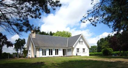 Spacious Holiday Home in Tours-en-vimeu With Garden