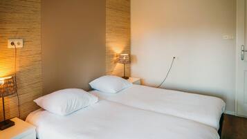 7 chambres, ameublement personnalisé