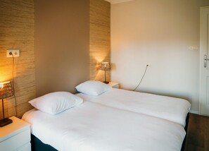 House | 7 bedrooms, individually furnished - Villa in Netherlands With Private Pool (Voorthuizen)