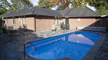 Indoor pool, outdoor pool