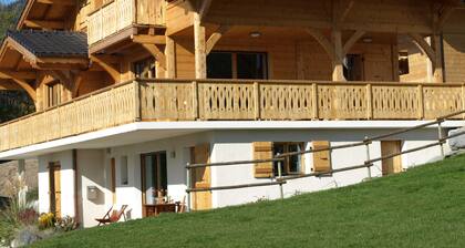 The Luxurious La Gentiane Chalet and Four Minutes From the Village of Saint Jean Daulps
