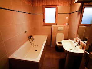 Bathroom - The Luxurious La Gentiane Chalet and Four Minutes From the Village of Saint Jean Daulps (Saint-Jean-d'Aulps)