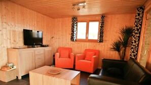 Living room - The Luxurious La Gentiane Chalet and Four Minutes From the Village of Saint Jean Daulps (Saint-Jean-d'Aulps)