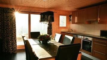 Chalet | Tempat makan