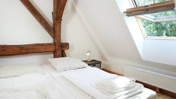 House | 3 bedrooms, individually furnished