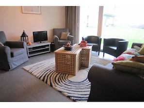 House | Living room | DVD player - Nice Apartment on a new Holiday Park (Wimereux)