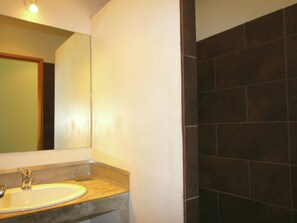 Villa | Badezimmer | Badewanne