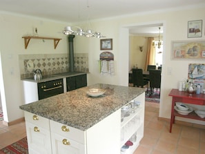 Private kitchen - Splendid Chalet With Garden, Bbq, Balcony, Heating, Parking (Sankt Margarethen im Lungau)
