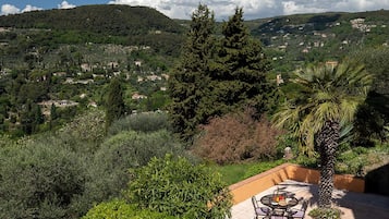 Villa | Balcony
