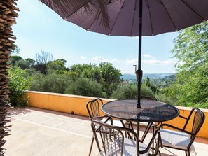 Villa | Balcony - Elegant Villa in Grasse (Grasse)