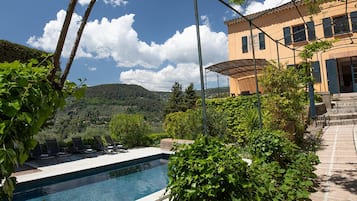 Villa | Exterior