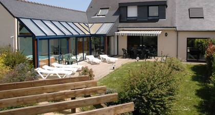Cosy Villa in Moëlan-sur-mer With Swimming Pool
