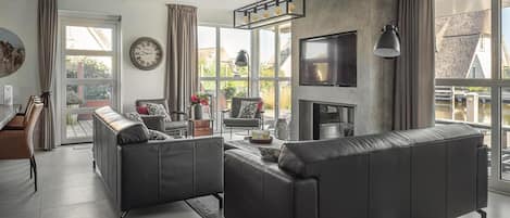 วิลล่า | ห้องนั่งเล่น | ทีวี