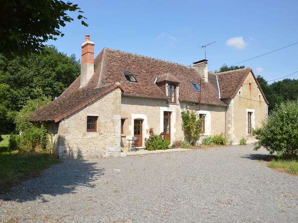 House | Exterior - Renovated box bed Farmhouse With Viewing Towers Over the Thousand Lake Area (Saint-Aigny)