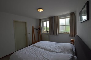 House | 5 bedrooms, individually furnished, bed sheets - Farmhouse in Elsendorp Near Forest Trails (Elsendorp)