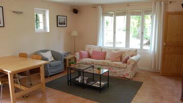 Villa | Living room | DVD player
