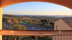 Balcony - Beautiful Apartment in La Croix Valmer With Balcony (La Croix-Valmer)