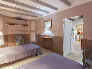 Cottage | 2 phòng ngủ, trang bị nội thất với thiết kế riêng biệt 