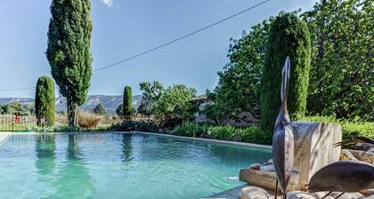 Cottage in Oppede With Pool and Garden