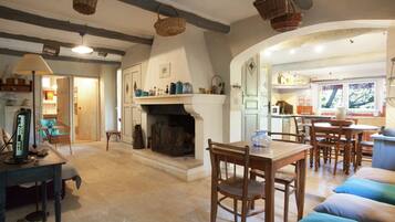 Cottage | Living room