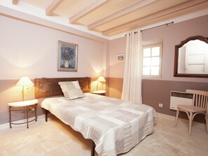 Cottage | 2 bedrooms, individually furnished - Cottage in Oppede With Pool and Garden (Oppede)