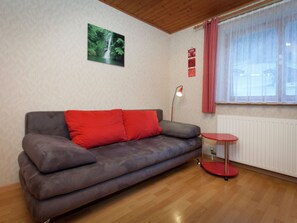 Apartment | Wohnzimmer | DVD-Player