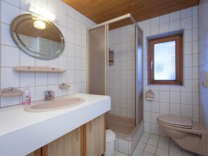 Apartment | Badezimmer | Dusche