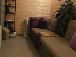 5 bedrooms, individually furnished - A Spacious, Tastefully Furnished Chalet With Sauna in a Traditional French Village (Saint-Jean-d'Aulps)