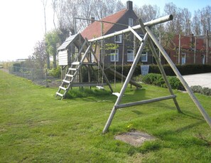 Mobile Home | Garden - Holiday Home in Zuidzande With Sauna (Zuidzande)