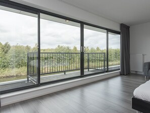 3 Schlafzimmer, individuell eingerichtet, Bettwäsche