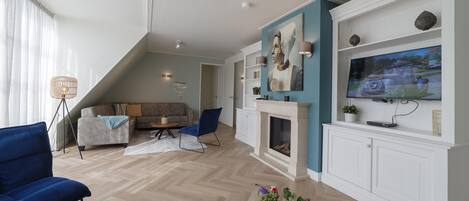 Hus | Oppholdsrom | Peis og DVD-spiller