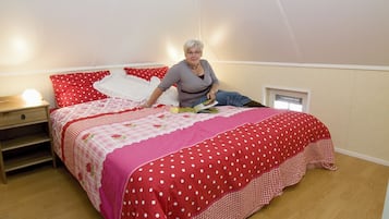 House | 2 bedrooms, individually furnished, bed sheets