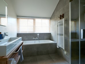 Shower, towels - Beautiful Designed Sauna Villa, in National Park De Hondsrug (Exloo)