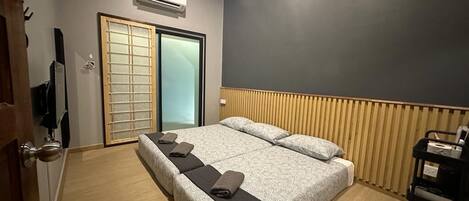 Fer et planche à repasser, draps fournis