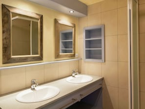 Cottage | Bathroom | Shower - Graceful Cottage in Vireux-wallerand With Terrace (Vireux-Wallerand)