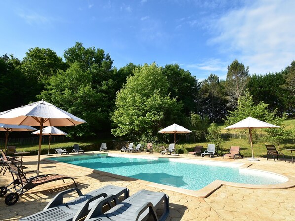 Outdoor pool - Detached, Characteristic House in Nature Near Saint-cirq-madelon (Nabirat)