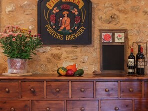 4 bedrooms, individually furnished - Detached, Characteristic House in Nature Near Saint-cirq-madelon (Nabirat)